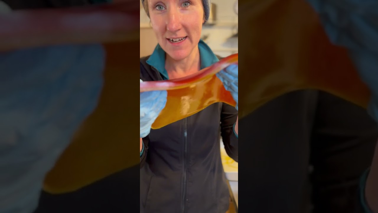 Gummy cutting (Behind the scenes)