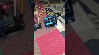 Tacómetro con Arduino y display OLED I2C usando interrupciones y un opamp tl072