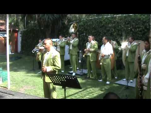 BANDA HERMANOS RUBIO - QUISIERA AMARTE MENOS - EN EL CASINO NAVAL DF 2011