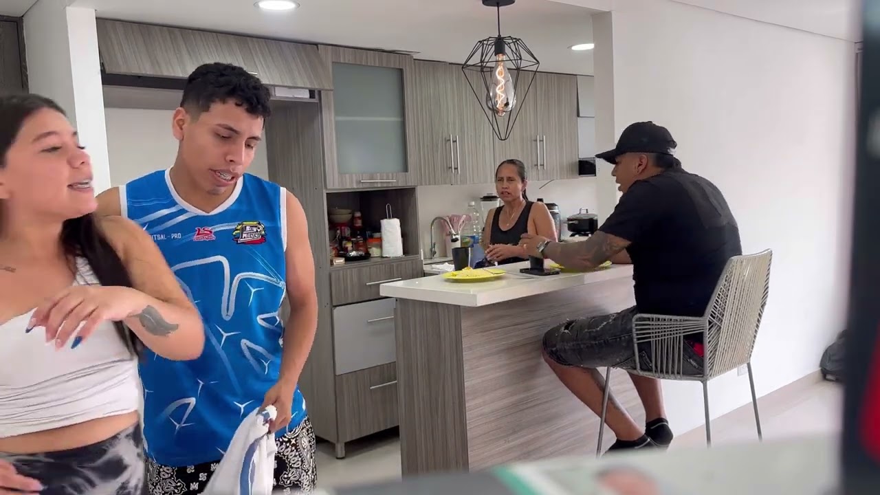 Le pegu3 a mi novia delante de mi mamá😳😱