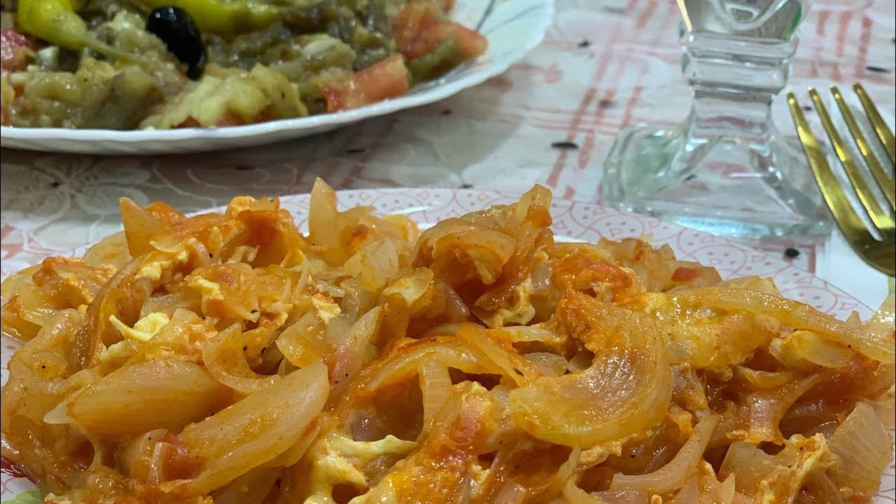 اجري تشوفي شكشوكة 🧅🍅سهلت عليك لفطور صيفي في دقايق يوجد👍🏻