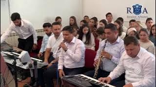 ești bunul salvator domnu Isus sa va binecuvinteze