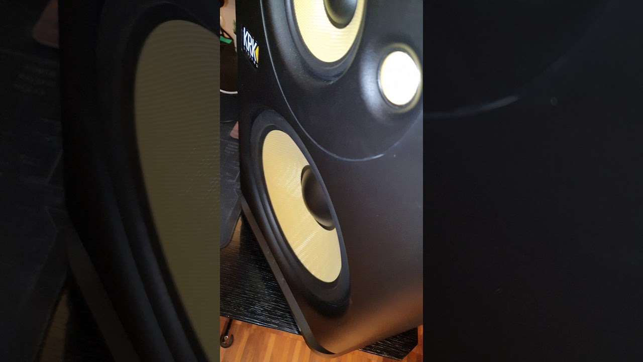 KRK Rokit 10-3 G4 - Bass I Love You Sound Demo