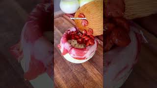 Cebollas rellenas con queso cabra y mini-pepperoni | PARRILLEROS