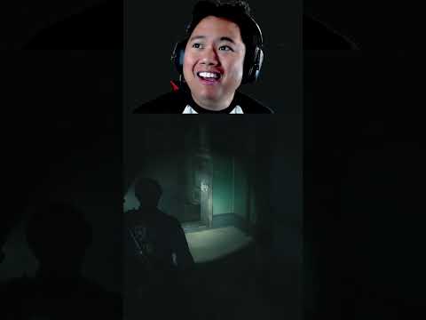 I'm going Crazy #ResidentEvil2 #ResidentEvil #Remake | #vee_nas on #Twitch