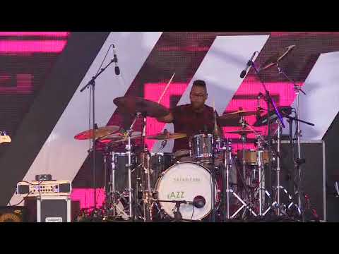 Marcus Miller performs at Safaricom International Jazz Festival - YouTube