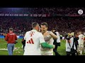 First beer showers for Kane, Olise & Co. 🍺🚿 | FC Bayern title celebrations Behind The Scenes