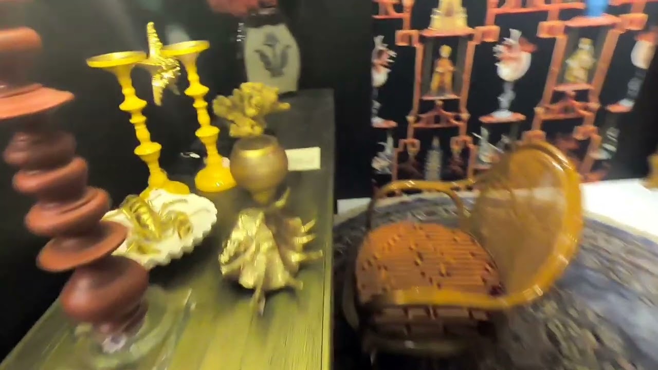 ARTVLOG #11 - A group show of 75 Contemporary Artists at 8Rooms Gallery