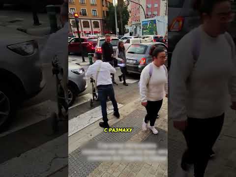 Протаранил машину детской коляской