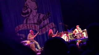 Seasick Steve - Ain&#39;t Nothing But A Thang ( new song ) - live in 013 Tilburg