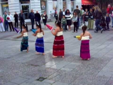 ฟ้อนที (ร่ม)1 Fringe fest i Eskilstuna