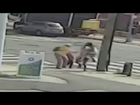 Man tries to grab girl off street