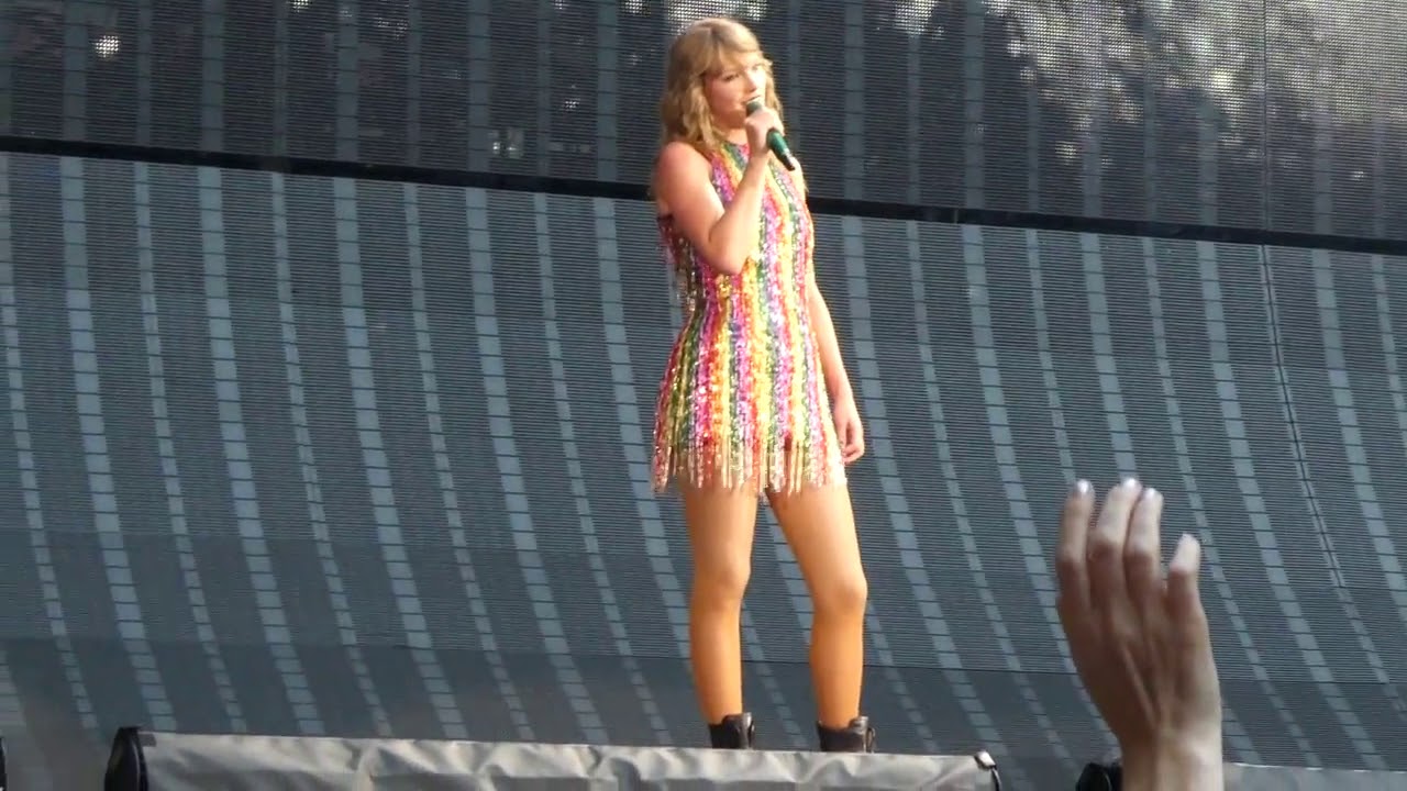 Speech Delicate Reputation tour - YouTube