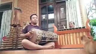 Duet Maut Mekendangan VS Gangsa - Fantastic Balinese Gamelan training in Bali