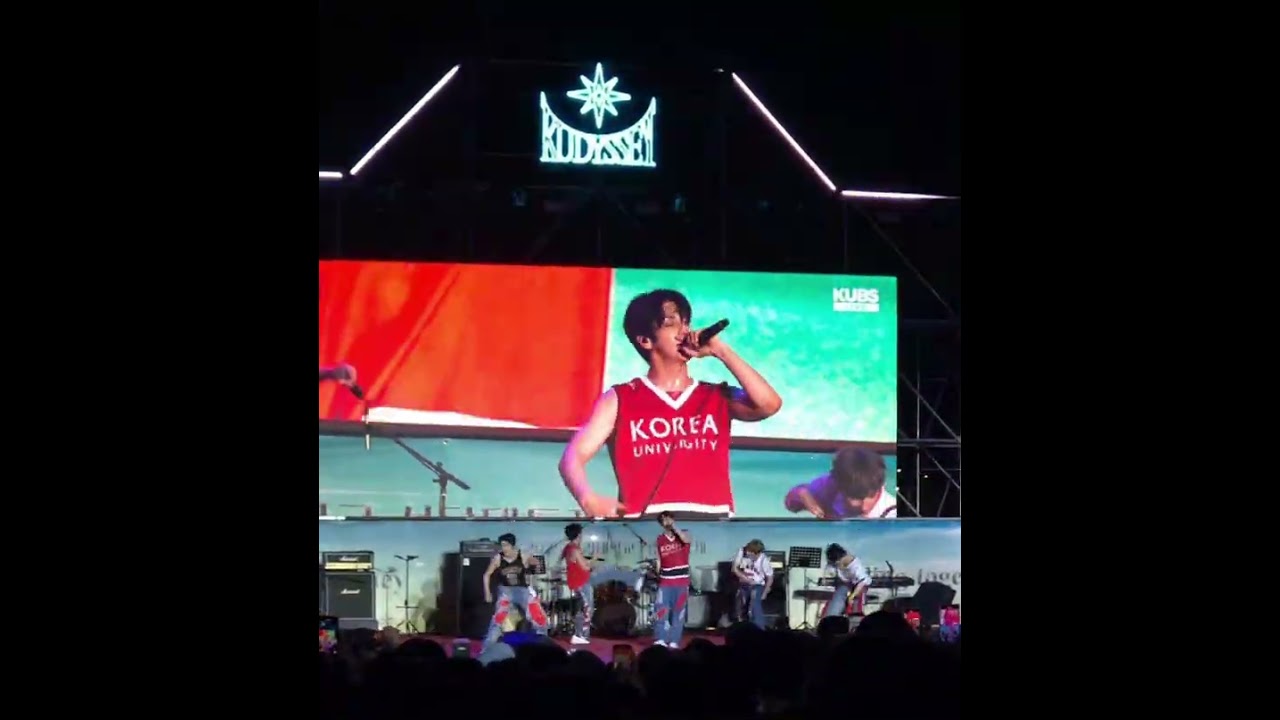 TXT-LO$ER=LO♡ER (LOSER=LOVER) In Korea University