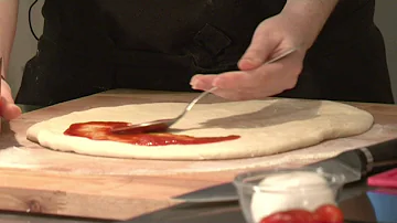 Comment faire la garniture de la pizza ?