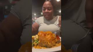 Eating at Hash House a Go Go in Las Vegas #foodreels #mukbang #foodie #myorder #subscribe