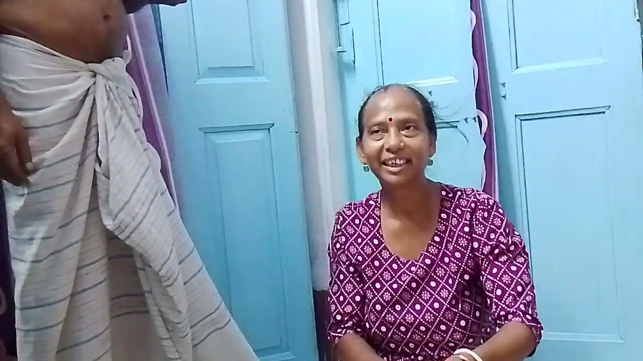 সিজন শেষের দিকে বাড়ীর ছাদ বাগানে শেষ ড্রাগন ফল কেটে বাড়ীর সকলে মিলে খেলাম