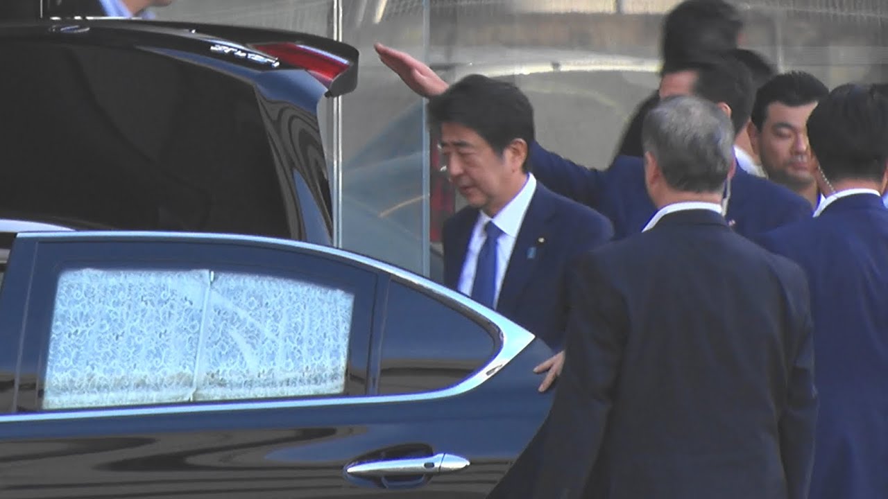 安倍総理 山口宇部空港より羽田到着 19 08 14 Youtube