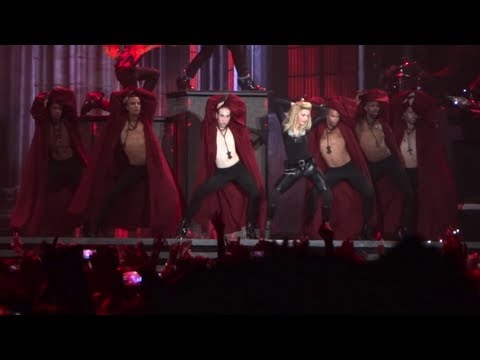 Madonna - Intro + Good Girl Gone Wild (MDNA Tour Rio de Janeiro) 02/12/2012 - 1080p