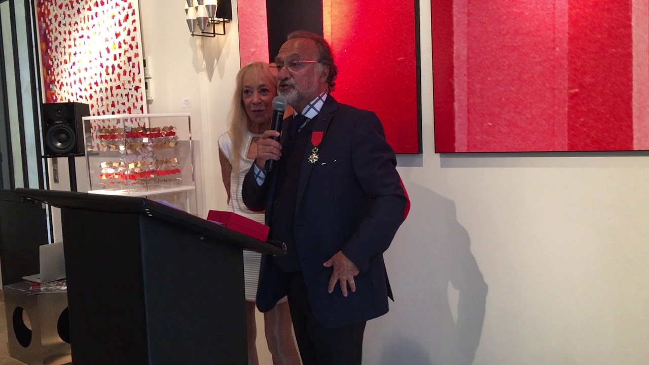 Olivier Dassault remet la médaille de Commandeur de l’Ordre du Mérite Agricole Vera Baudey