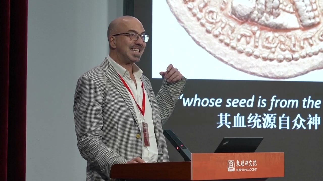 В пещерах Могао сохраняют древние произведения искусства