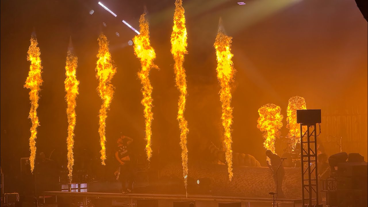 Beartooth - Might Love Myself - Live in Charlotte, NC (7/27/25)