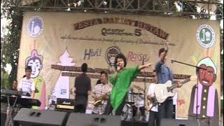 Download lagu Hivi - Lihatlah Dunia