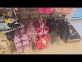 Mostrandoles un pokito de los especial de la tienda