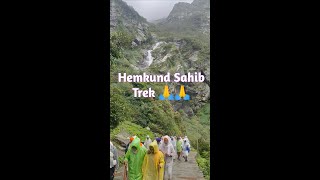 Ghangaria to Hemkund Sahib Trek | Clouds and We shorts