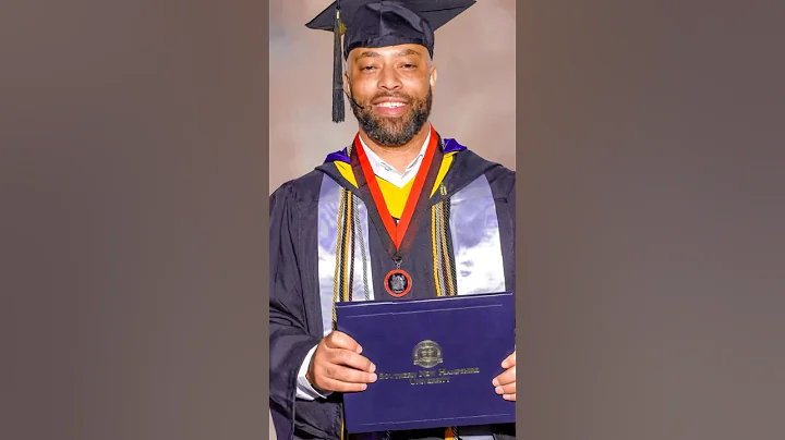 The moment I became a #ComputerScientist… graduating w/ honors!!! #SNHU🏅👨🏽‍🎓