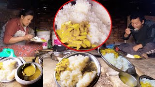 Sarmila cooking potato curry & rice for lunch || Bhumi Kitchen ||