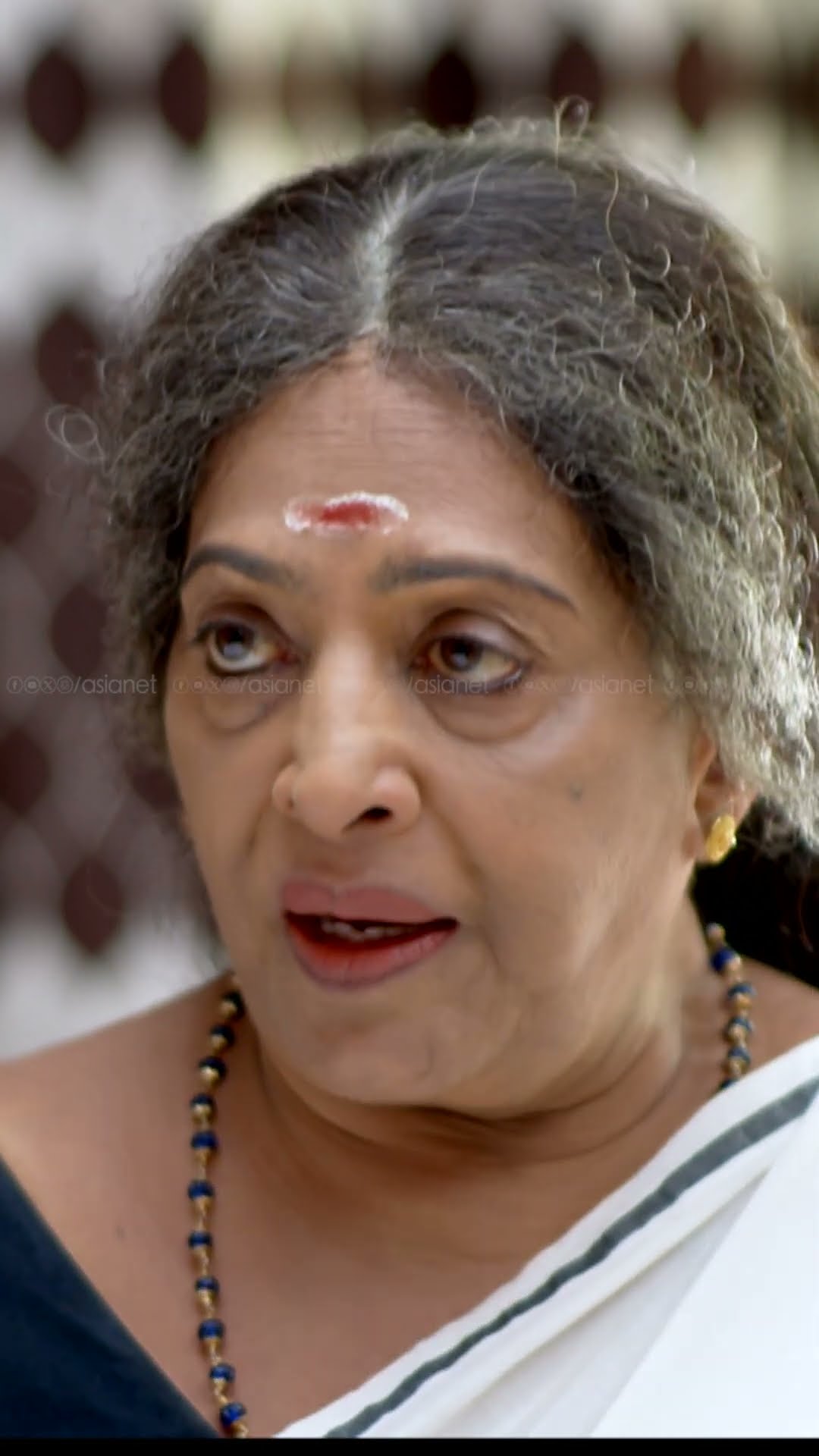 #Malikappuram ഭൂമിയുമായുള്ള കെട്ടുപാടുകൾ അറ്റുപോയാൽ പിന്നെ...