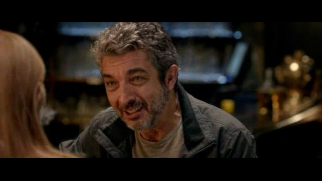 Escena del Bar: Andrea Politti y Ricardo Darín en "El Amor Menos Pensado"