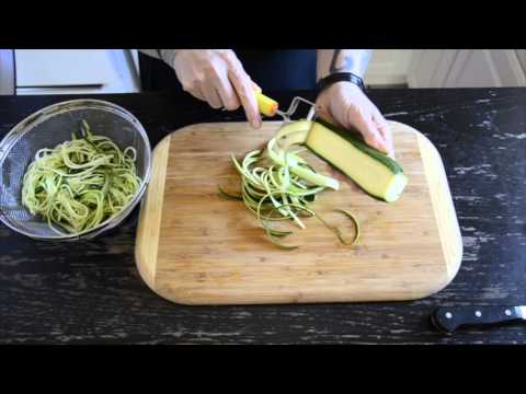 How to Make Zucchini Noodles with or without a Spiralizer