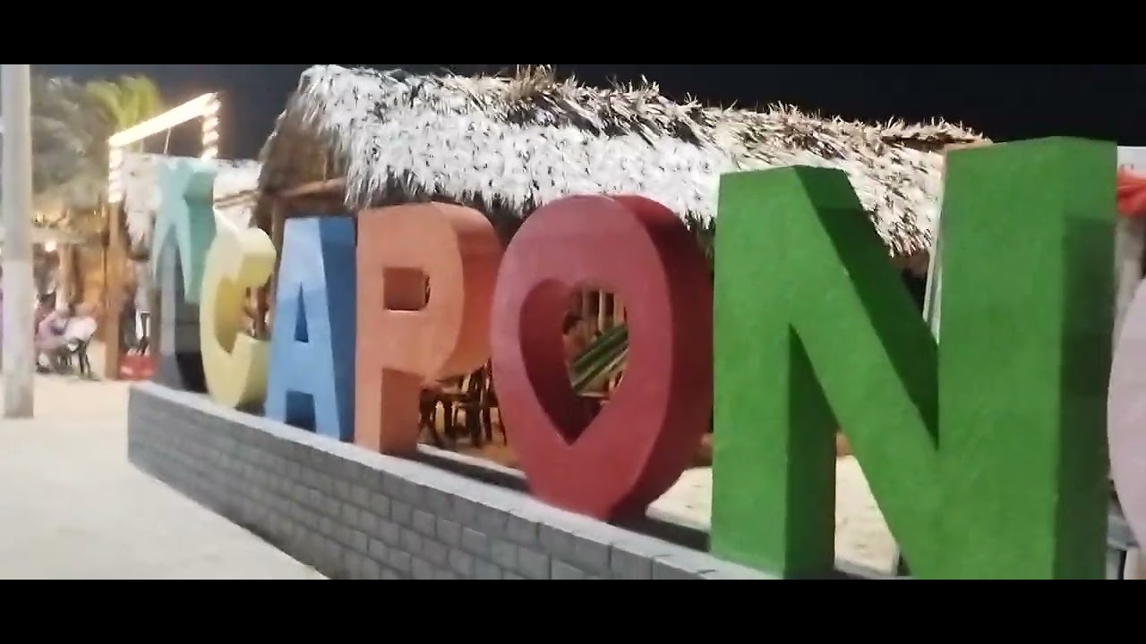 Noite de sábado, feirinha no calçadão da 🏖️ praia da Caponga-ce. o paraíso é aqui. 
