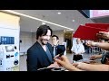 Keanu Reeves signing autographs at Narita airport(Japan)!! キアヌリーブス来日！成田空港 2017 part2