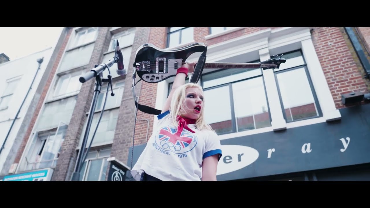 The Molotovs - More More More LIVE on Berwick St | Guerrilla Gig | Sister Ray Soho