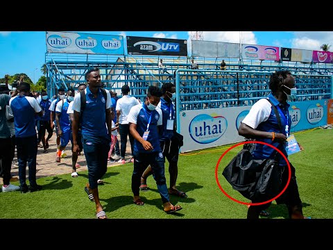 Kikosi Cha Azam FC Walivyotua Na Vibegi Kucheza Na Pyramids