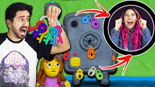 AJUDE ELA ABRINDO 12 CADEADOS PARA GANHAR no 12 Locks (Full game) screenshot 4