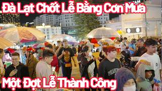 Download lagu Du Khách Rời Đà Lạt Đường Phố Thông Thoáng Sau Cơn Mưa