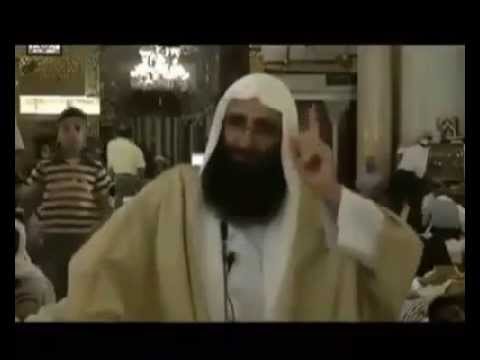 شيخ سني يقيم الحجه في مسجد الشيعه