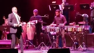 “Sueño Contigo”. Jose Alberto “El Canario” en vivo desde el Lehman.Carlos “Chino” García en congas.