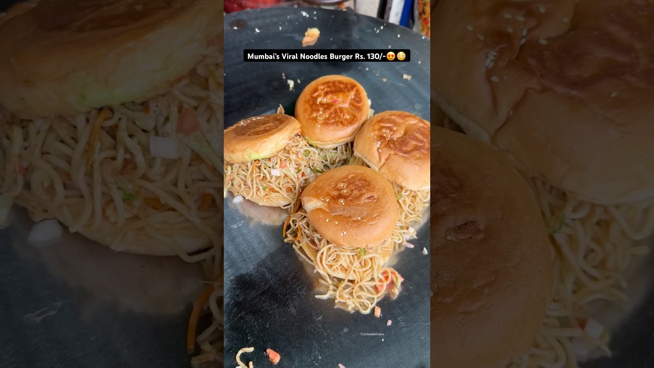Mumbai’s Viral Noodles Burger Rs. 130/-😍😳 