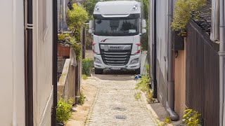 I had a hard time with my truck in the narrow street by Master Truck Driver 27,240 views 1 month ago 8 minutes, 25 seconds