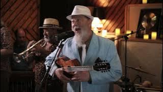 Shinyribs - Bitch Better Have My Money (Rihanna) / Long Train Runnin' (The Doobie Brothers)
