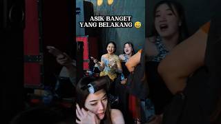 Asik Banget Nyanyi Dibelakang Panggung dangdutkoplo simpatikmusik duet