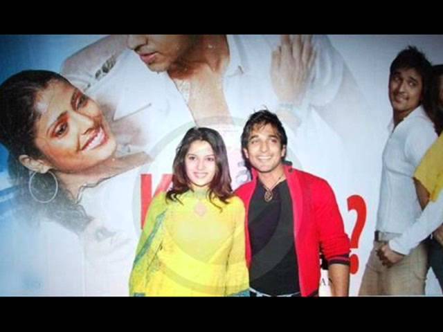 Aisa Kyun Hota Hai (Title Song) Video Thumbnail