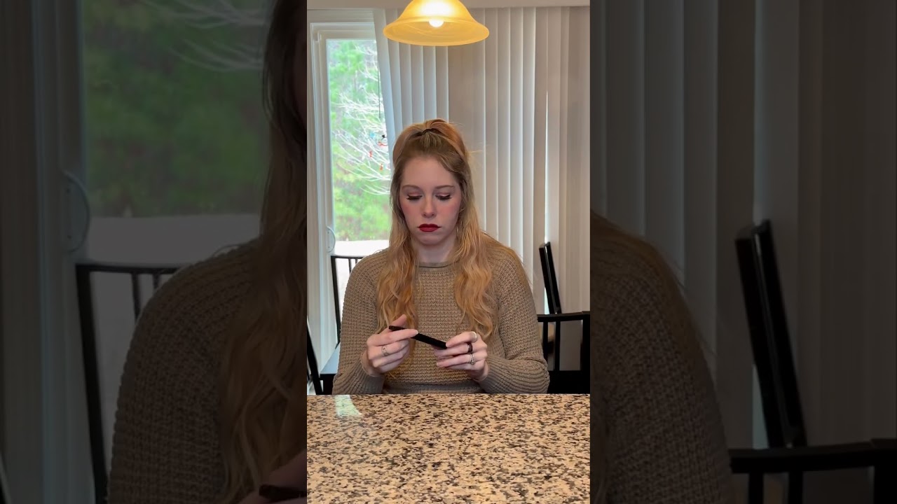 Hazy Loves RA Royal D8/HHC 3 in 1 Disposables!