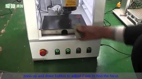 Operation video of Newest Enclosed mini fiber laser marking machine